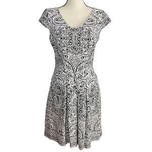 Sandra Darren Women’s Size 6 Black White Floral Fit & Flare Midi Dress